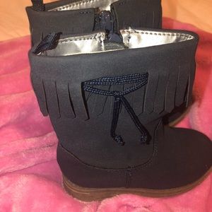 Cute navy toddler boots!